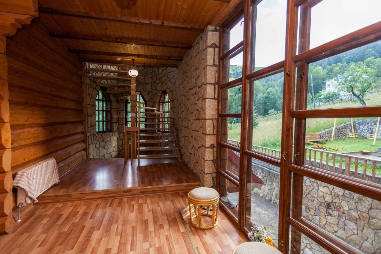 Альпина Hotel Jaremtsje Buitenkant foto